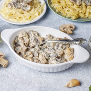 Pui delicios cu ciuperci si smantana by ChefSuperFood- 1.2kg