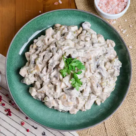 Salata de ciuperci cu piept de pui