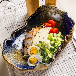 Caesar Bowl cu piept de pui
