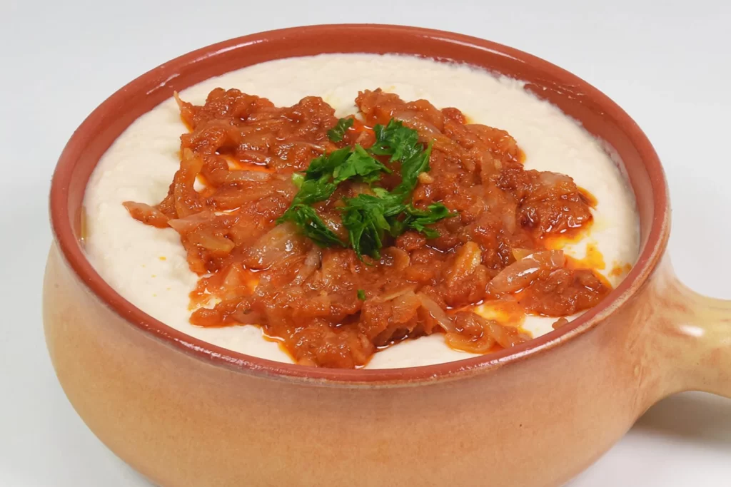 Fasole batuta cu ceapa caramelizata – gust romanesc autentic de la Chefsuperfood Fasole batuta cu ceapa caramelizata ChefSuperFood