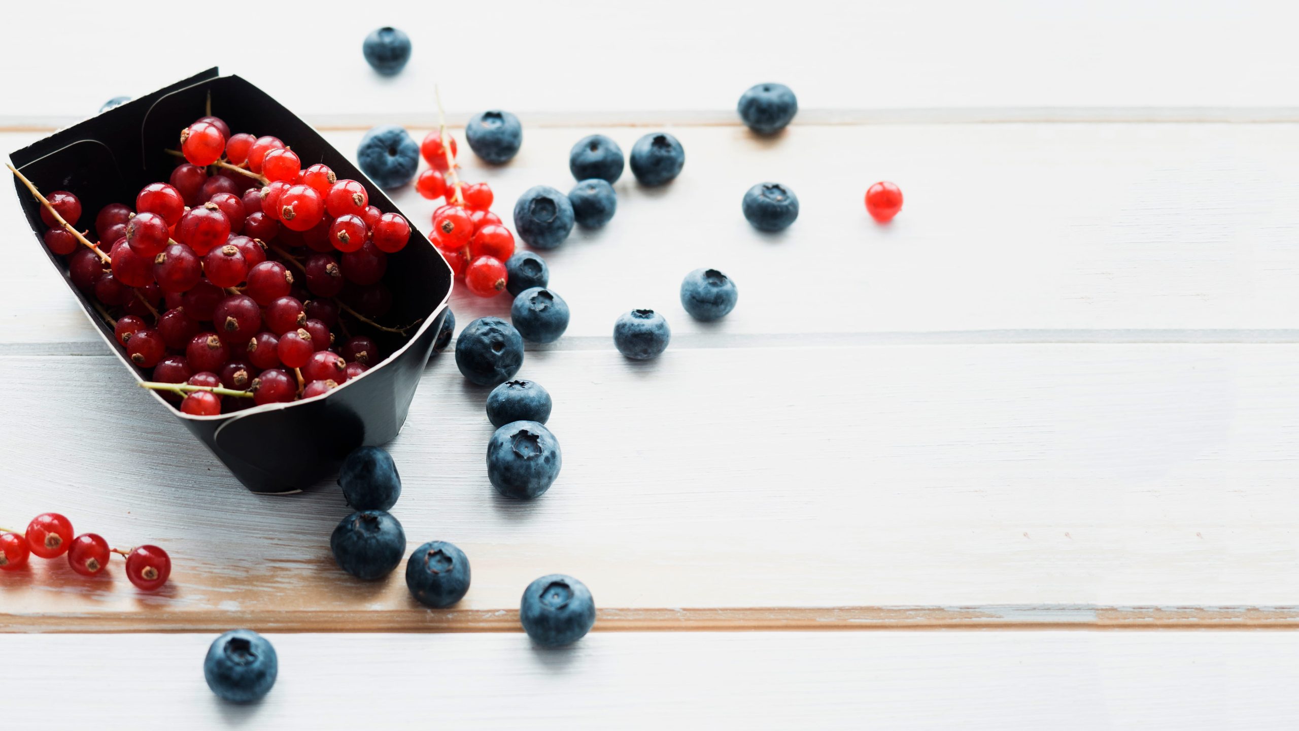 Fructe de padure proaspete pentru mic dejun sanatos ChefSuperFood Bucuresti