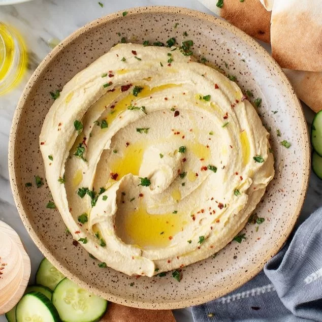 humus ChefSuperFood preparat artizanal cu textura cremoasa si ulei de masline