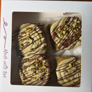 Cinnamon Rolls BOX- 4 bucati