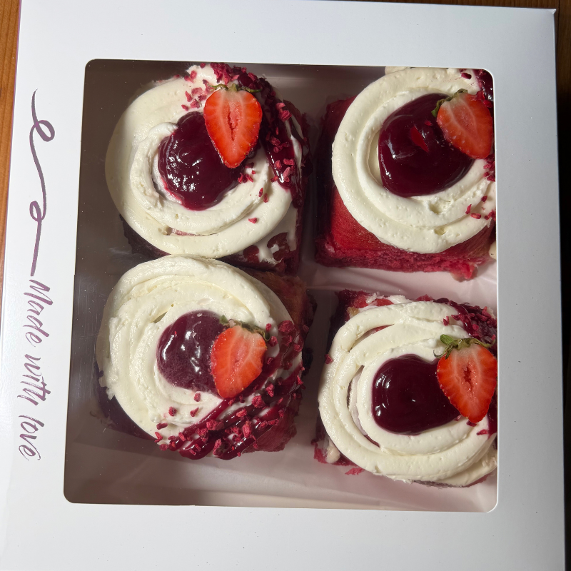 Cinnamon Rolls Red Velvet BOX- 4 bucati de la Chefsuperfood Cinnamon Rolls BOX- 4 bucati