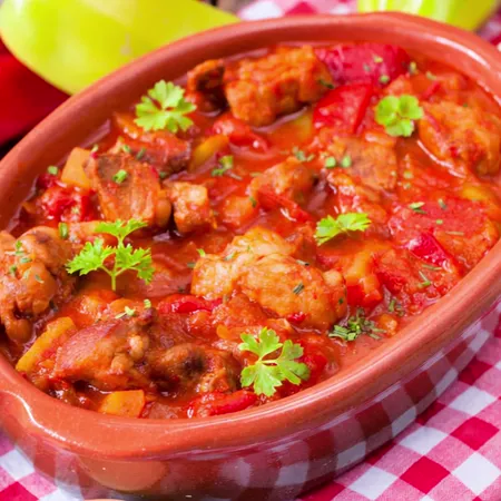 Gulas Cu Carne De Pui Gatit Dupa Reteta Lui Chef Catalin Scarlatescu Anim