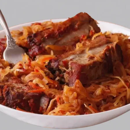 Varza cu carne afumata de porc de la Chefsuperfood Varza Cu Afumatura Anim